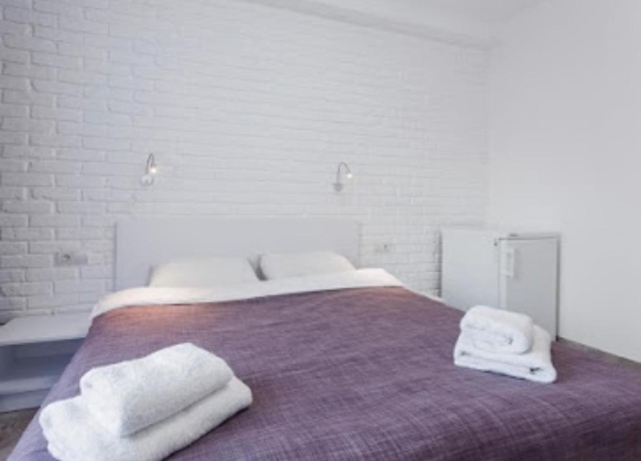 Smart Hotel Rooms Near Metro 24/7 Kyiv Exterior photo